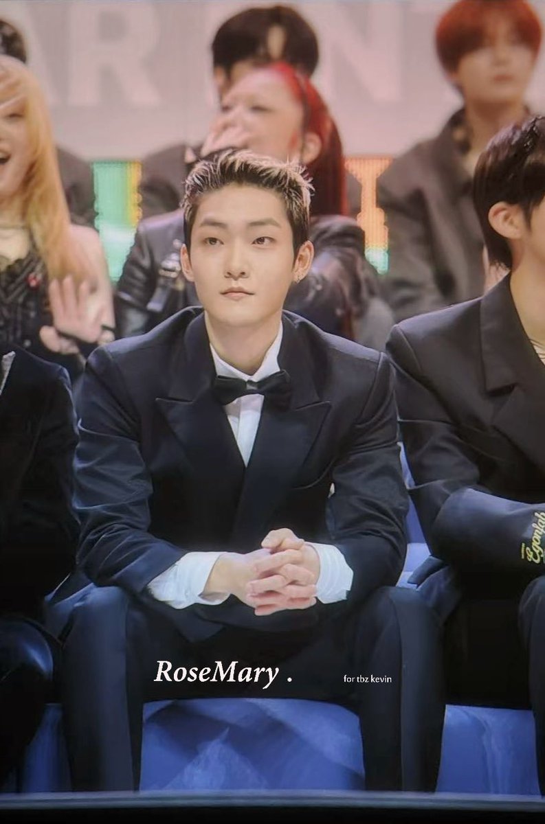 RoseMary. tweet media