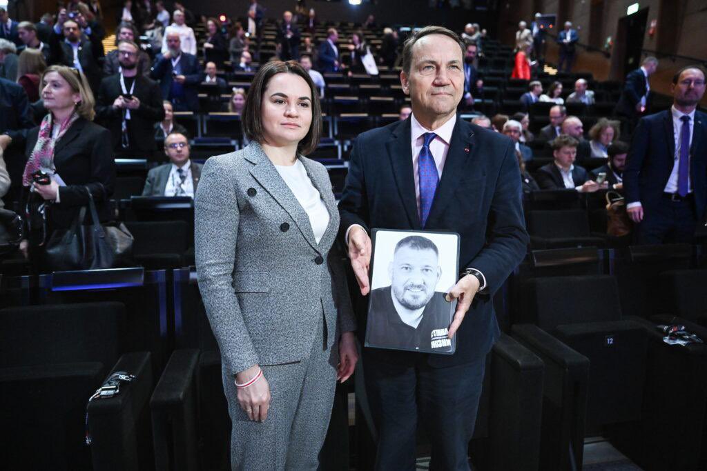 radeksikorski's tweet photo. Exactly five years ago, the Lukashenko regime arrested Sergei Tikhanovsky-democratic opposition activist. He remains in prison to this day-his fate behind bars has been unknown for more than two years. We recall him every day by supporting the fight for a free, democratic Belarus https://t.co/ehp0LyGq9U