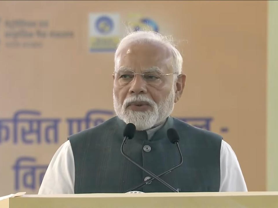 BPCLimited's tweet photo. It was a momentous occasion for Bharat Petroleum today as the Hon’ble Prime Minister, Shri Narendra Modi, laid the foundation stone for BPCL’s City Gas Distribution (CGD) project in the Alipurduar and Coochbehar districts of West Bengal.

In his address, the Prime Minister emphasized that this initiative is not just about building infrastructure - it’s about empowering over 2.5 lakh households with clean, safe and affordable piped gas. With the construction of CNG stations, green fuel will now be more accessible - saving time, money and the environment.

This project, which is expected to generate over 22 lakh man-days of employment and reduce emissions equivalent to planting 50 lakh trees, will propel Eastern India toward a sustainable and energy-secure future.

@narendramodi 
@PetroleumMin 
@HardeepSPuri 

#BPCL #CGD #GreenEnergy #PMModi #ViksitBharat #EnergyForAll #CleanFuel