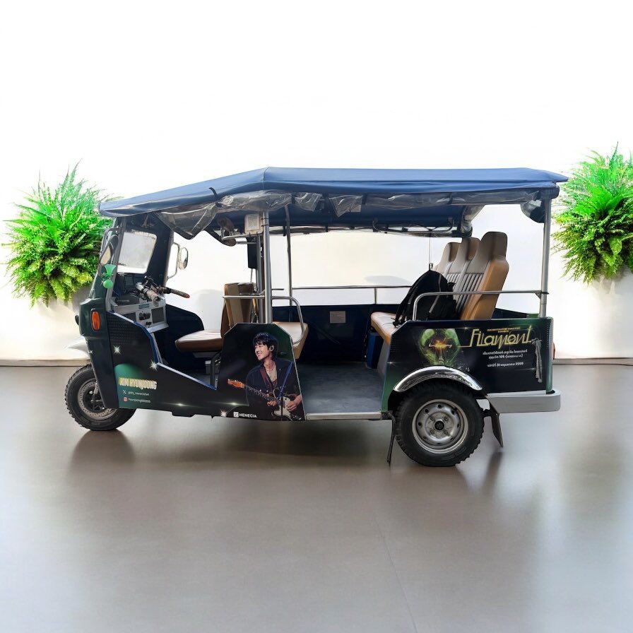 KimImmAme's tweet photo. Kim Hyun Joong Tuk-Tuk 

31 พฤษภาคมนี้

วิ่งเล่นระหว่าง BTS สถานีแบริ่ง และ เซ็นเตอร์พ้อยท์ สตูดิโอ 

นั่งได้ โบกได้ หาให้เจอให้ได้ก็พอ 🤣
ขอให้เจอ สาธุ 66!!

ขออภัยหากมิได้รับส่งทุกคน 
ศิลปินงานยุ่งฮับ

#คิมฮยอนจุง 
#김현중 
#KimHyunJoong 
#キムヒョンジュン 
#金賢重 
#Henecia https://t.co/W2QVAA9pUk