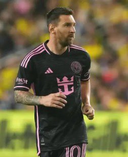 Maximiliano Cianni (@mc_colecc_camis) on Twitter photo Equipo: Inter Miami CF (EEUU 🇺🇸)
Temporada: 2023/2024
Indumentaria: Adidas
<a href="/InterMiamiCF/">Inter Miami CF</a> <a href="/adidas/">adidas</a> <a href="/leomessisite/">Leo Messi</a> <a href="/LuisSuarez9/">Luis Suárez</a> <a href="/Concacaf/">Concacaf</a> #futbol #eeuu #miami Equipo: Inter Miami CF (EEUU 🇺🇸)
Temporada: 2023/2024
Indumentaria: Adidas
<a href="/InterMiamiCF/">Inter Miami CF</a> <a href="/adidas/">adidas</a> <a href="/leomessisite/">Leo Messi</a> <a href="/LuisSuarez9/">Luis Suárez</a> <a href="/Concacaf/">Concacaf</a> #futbol #eeuu #miami