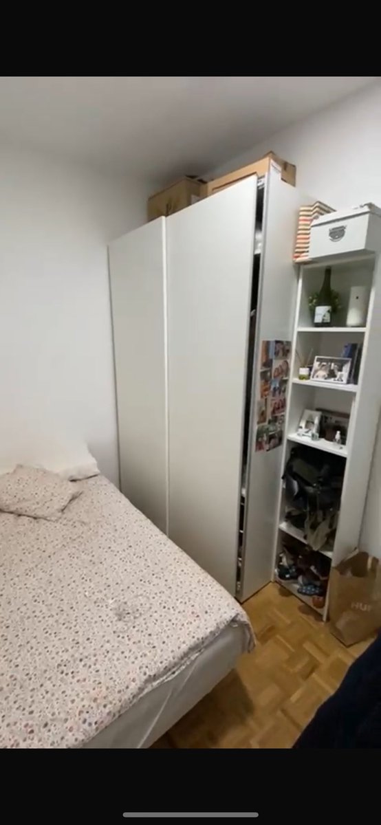 madlpn1's tweet photo. Se busca persona para entrar en Julio a la habitación 1, en un piso de 4 en Argüelles, 550/mes con calefacción central incluida en el piso. Los otros 3 somos estudiantes y trabajadores muy sociables, responsables, ordenados y LGTBI Friendly 😁 #pisosmadrid #alquiler #estudiantes https://t.co/v837zSThmy