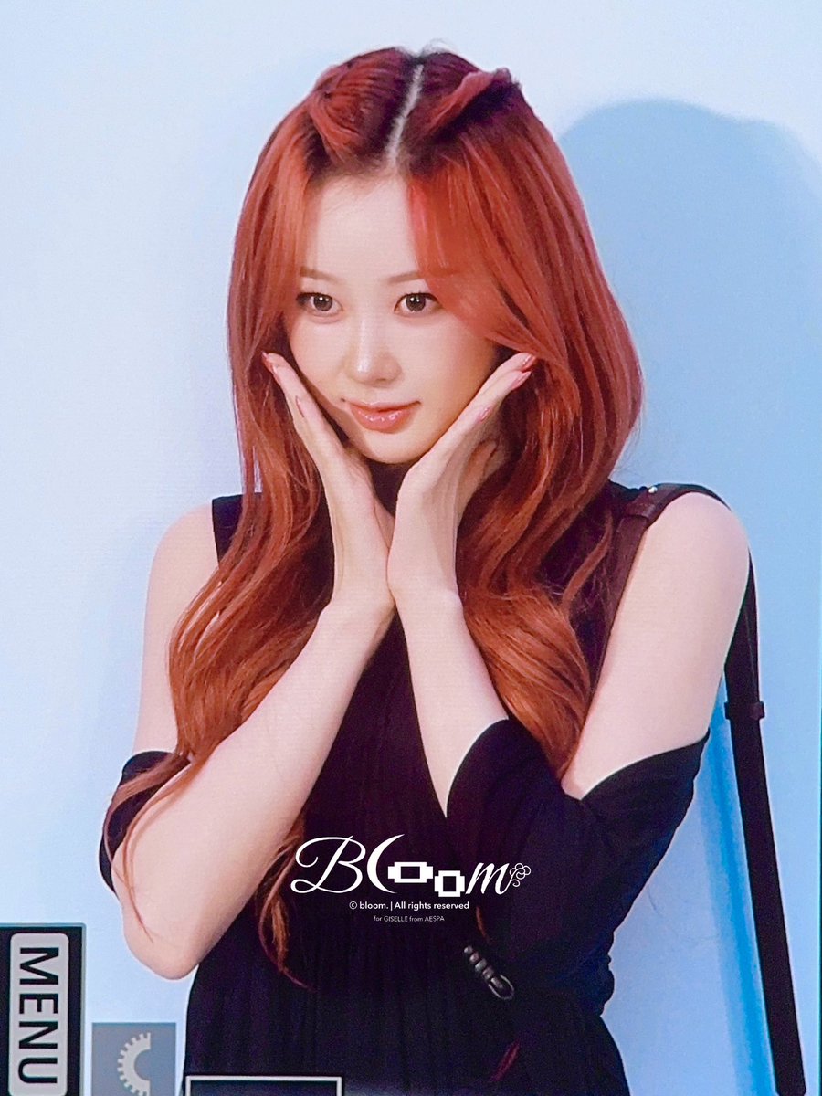 bloom__giselle's tweet photo. 250529 LOEWE
⏾
#aespa #æspa #에스파 
#GISELLE #지젤 https://t.co/RT9Gx7Wouk