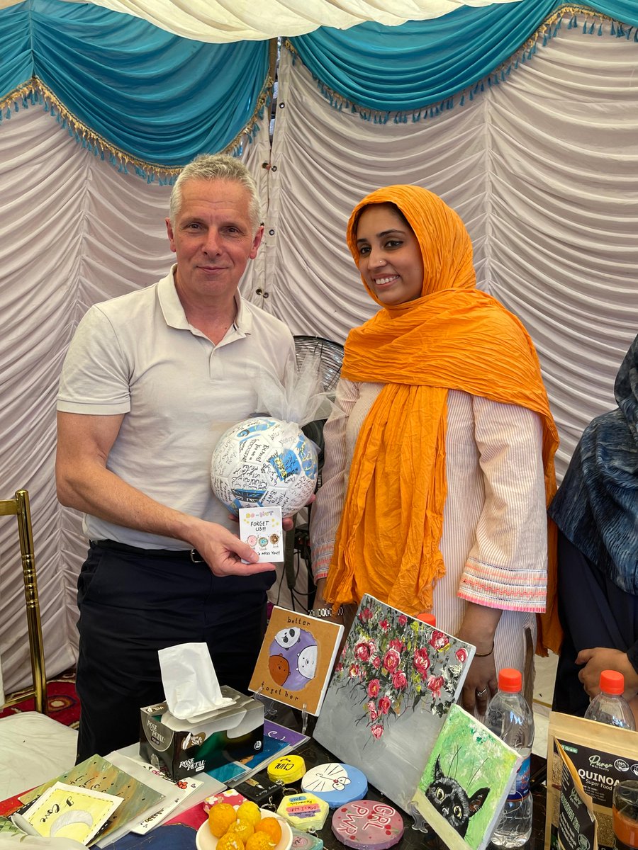 Mariam has established a business painting customised artworks, supported by our Livelihoods programme in Pakistan. She told our CEO @r_hawkes that it has provided an invaluable way to showcase her crafts and grow her network.
We are proud to see her growing success.