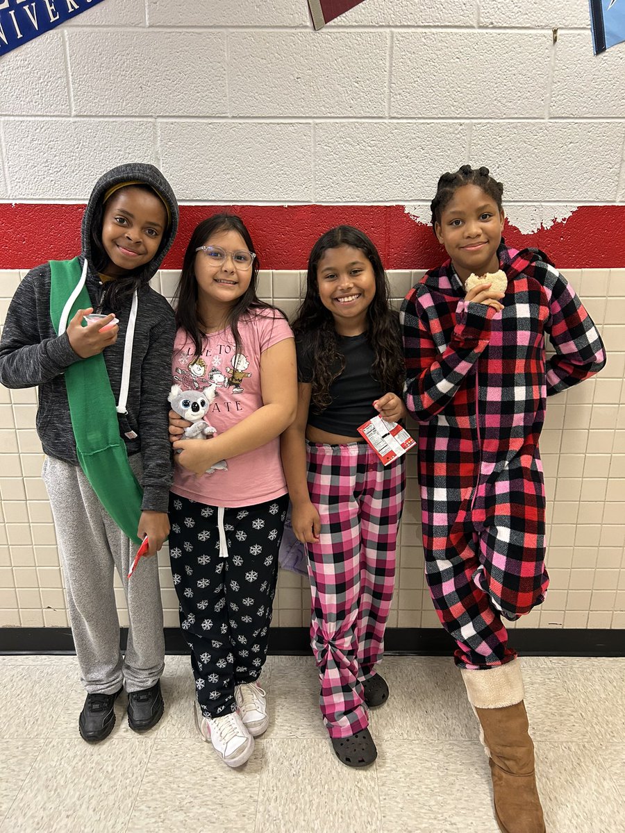 Elizabeth Baxter tweet media