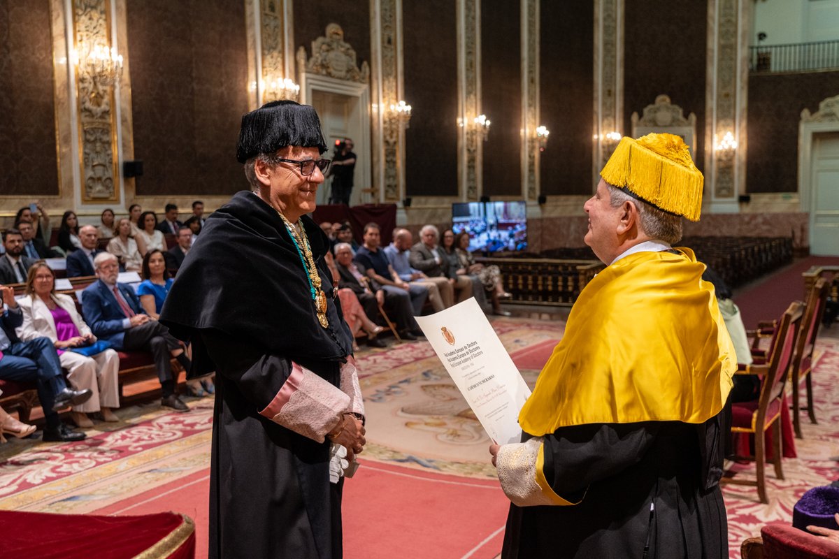 🎓 El rector de UNIE Universidad, <a href="/segundopiriz/">Segundo Píriz Durán</a> , ha sido investido como académico numerario de la  <a href="/RAED_Academia/">Real Academia Europea de Doctores</a>. 
Un reconocimiento a su compromiso con una educación conectada con la realidad y centrada en las personas👇🏻
universidadunie.com/noticias/segun…

#UNIEUniversidad #RAED