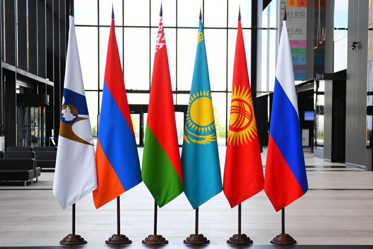 📆 Hoy se celebra el Día de la Unión Económica Euroasiática (#UEEA) - una asociación económica internacional integrada por 🇷🇺 Rusia, 🇦🇲 Armenia, 🇧🇾 Bielorrusia, 🇰🇿 Kazajistán y 🇰🇬 Kirguistán. 

👉 t.me/EmbajadaRusaEs…

#UEEA