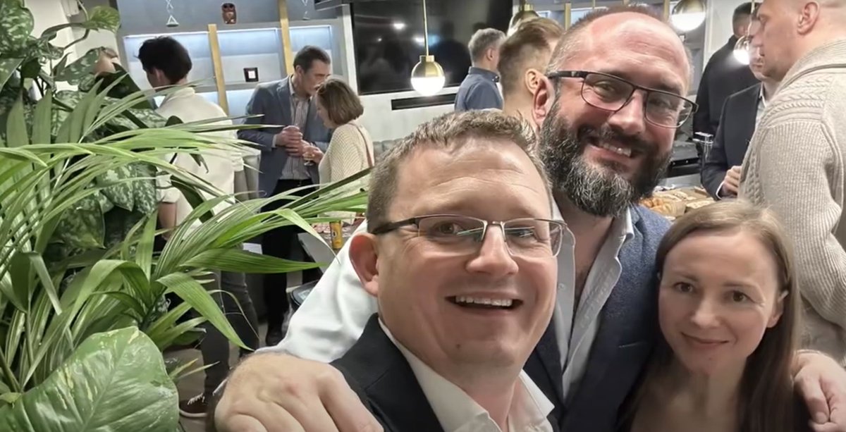 pb_link's tweet image. Join us for a Summer Evening of Business Networking! 
Secure your spot now ➝ [hubs.li/Q03pGMgq0
#BusinessNetworking #LondonEvents #SummerNetworking #ConnectCollaborateGrow