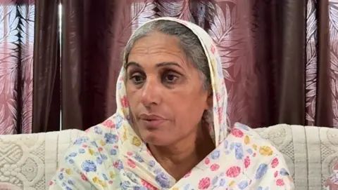 ultrascanhumint's tweet image. Iran says it is investigating 'missing' Indian nationals en route to Australia 
---
#job #travel #Kidnap #Visa #Scam #Iran #australia #India 
---

bbc.com/news/articles/…