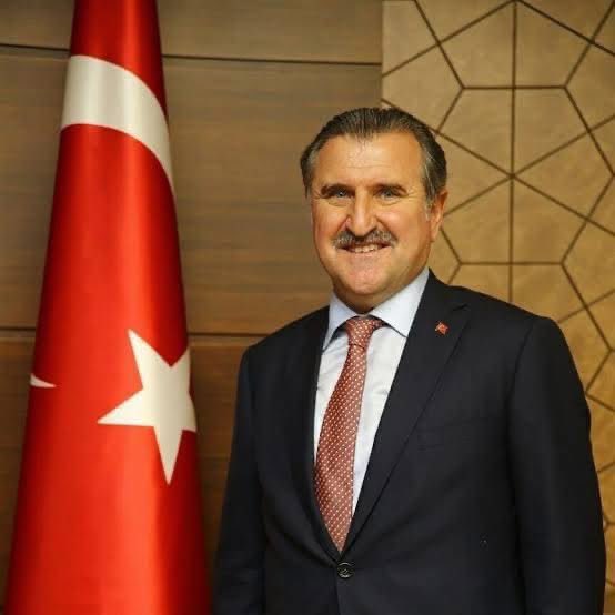 Abdurrahman Akyüz (@aakyuz54) on Twitter photo Gençlik ve Spor Bakanımız Sayın Osman Aşkın Bak’ın kıymetli amcası Memiş Bak’ın vefatını derin bir üzüntüyle öğrenmiş bulunuyorum.
Merhuma Allah’tan rahmet, Sayın Bakanımıza ve ailesine sabır ve başsağlığı diliyorum.
Mekânı cennet, makamı âli olsun inşallah
<a href="/OA_BAK/">Dr. Osman Aşkın Bak</a> Gençlik ve Spor Bakanımız Sayın Osman Aşkın Bak’ın kıymetli amcası Memiş Bak’ın vefatını derin bir üzüntüyle öğrenmiş bulunuyorum.
Merhuma Allah’tan rahmet, Sayın Bakanımıza ve ailesine sabır ve başsağlığı diliyorum.
Mekânı cennet, makamı âli olsun inşallah
<a href="/OA_BAK/">Dr. Osman Aşkın Bak</a>