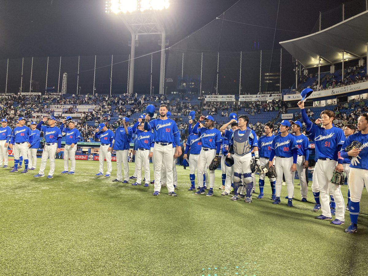 DragonsOfficial's tweet photo. 連勝どらほ〜！

今日のヒーローは初勝利のこの投手！
#カイル・マラー

ご声援ありがとうございました！

#どらポジ  #中日ドラゴンズ https://t.co/pkZTm5ujxM