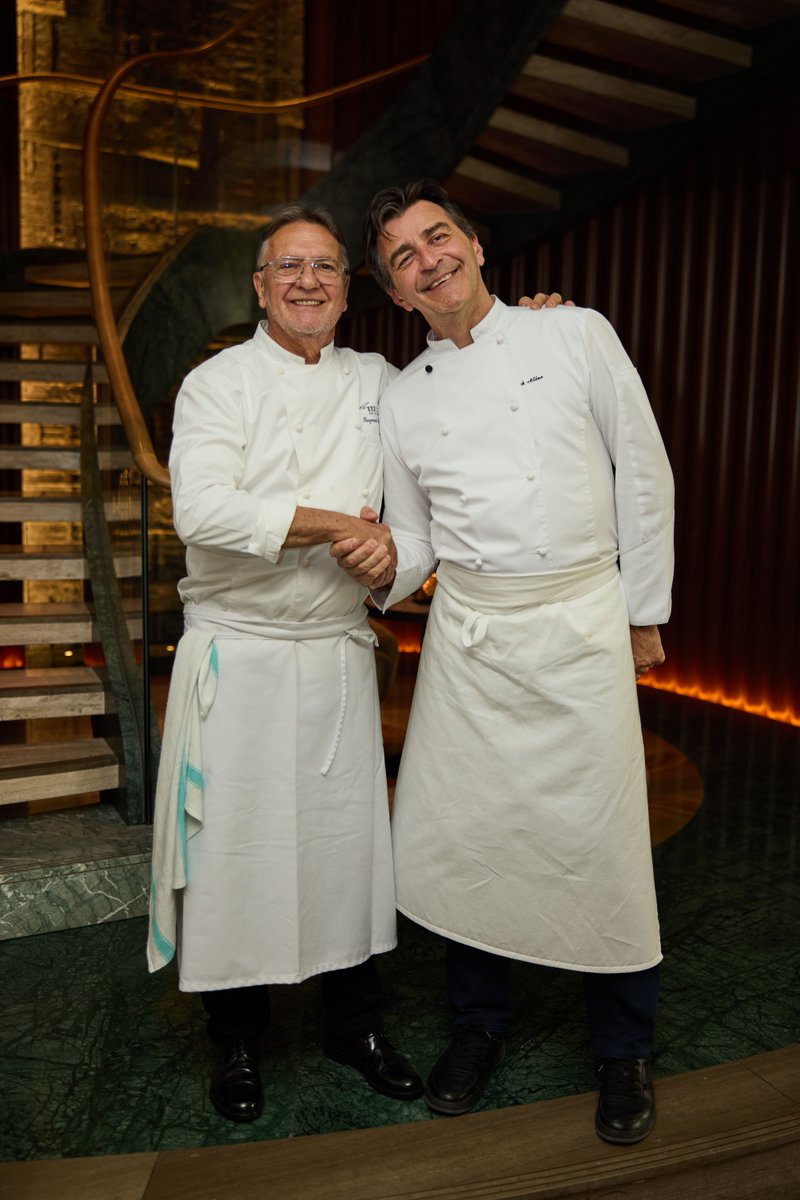 Le Manoir aux Quat'Saisons, A Belmond Hotel (@lemanoir) on Twitter photo Two masters. One unforgettable lunch.
On 9 July, <a href="/raymond_blanc/">Raymond Blanc</a> welcomes 17-Michelin-star chef <a href="/Chef_YAlleno/">Yannick Alléno</a> to Le Manoir for a one-off four-hands celebration of French gastronomy.
Book now: bit.ly/4hwOEOJ
#TheArtOfBelmond
#LeManoir
#Oxfordshire Two masters. One unforgettable lunch.
On 9 July, <a href="/raymond_blanc/">Raymond Blanc</a> welcomes 17-Michelin-star chef <a href="/Chef_YAlleno/">Yannick Alléno</a> to Le Manoir for a one-off four-hands celebration of French gastronomy.
Book now: bit.ly/4hwOEOJ
#TheArtOfBelmond
#LeManoir
#Oxfordshire