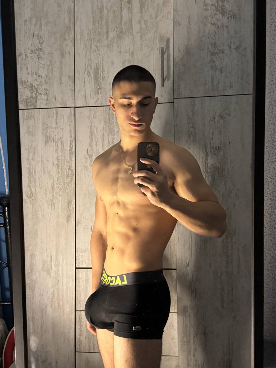 Comment “hey” and I will send you my d pics