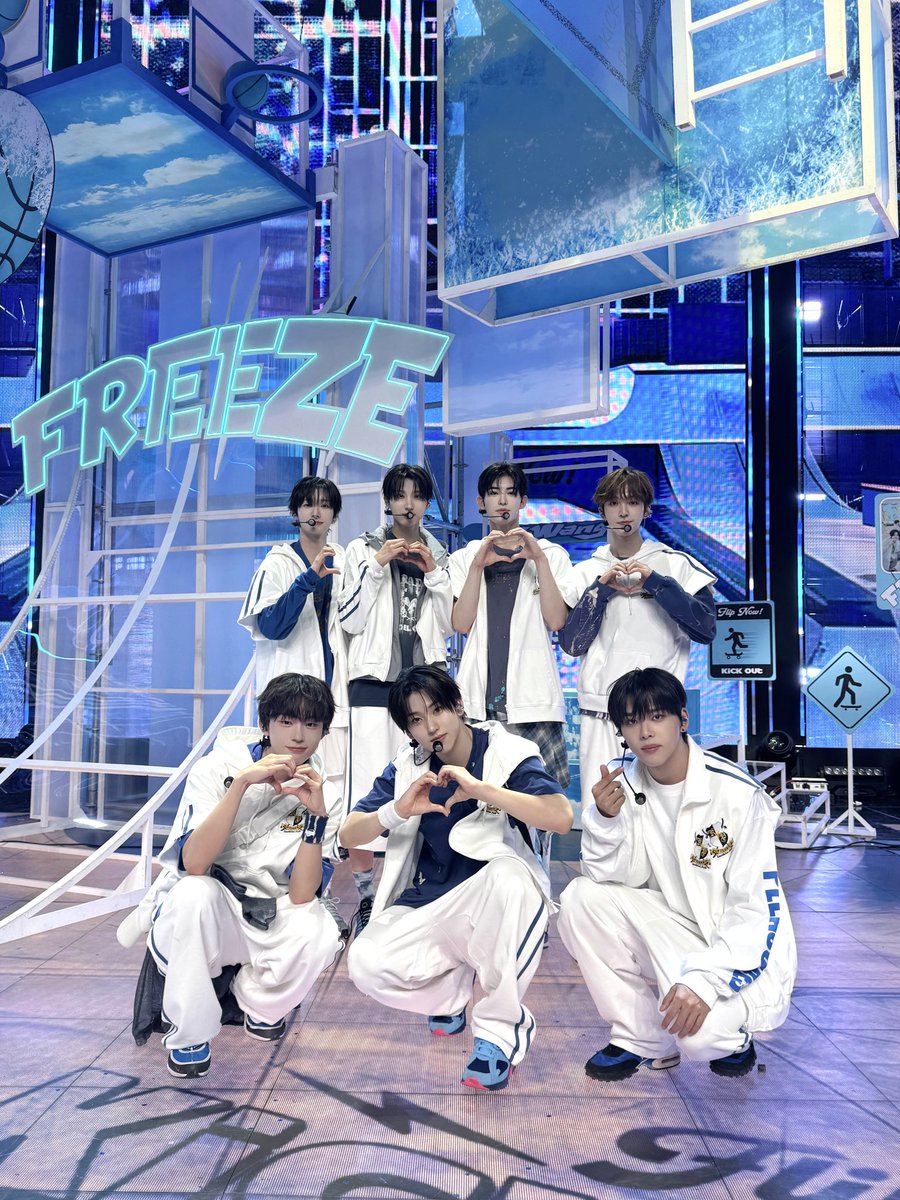 kickflip_jype's tweet photo. 📸ᴋɪᴄᴋᴋɪᴄᴋᴅᴀʏ

Mnet M COUNTDOWN

#KickFlip #킥플립
#Kick_Out_Flip_Now
#FREEZE #제끼자 #Skip_It https://t.co/RbErc248CZ