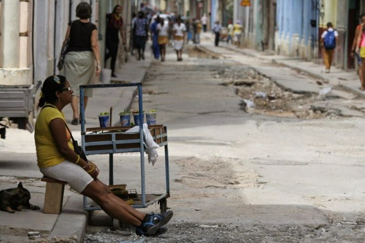 El tema Cuba no tiene remedio ni solución, por mucho que sueñes como Don Quijote y busques analogías dispares en la historia.

Deja de pensar por un segundo en los que viven en la Isla, que son los que realmente decidirían en un futuro, lejano, por cierto.

Mira nada más a los