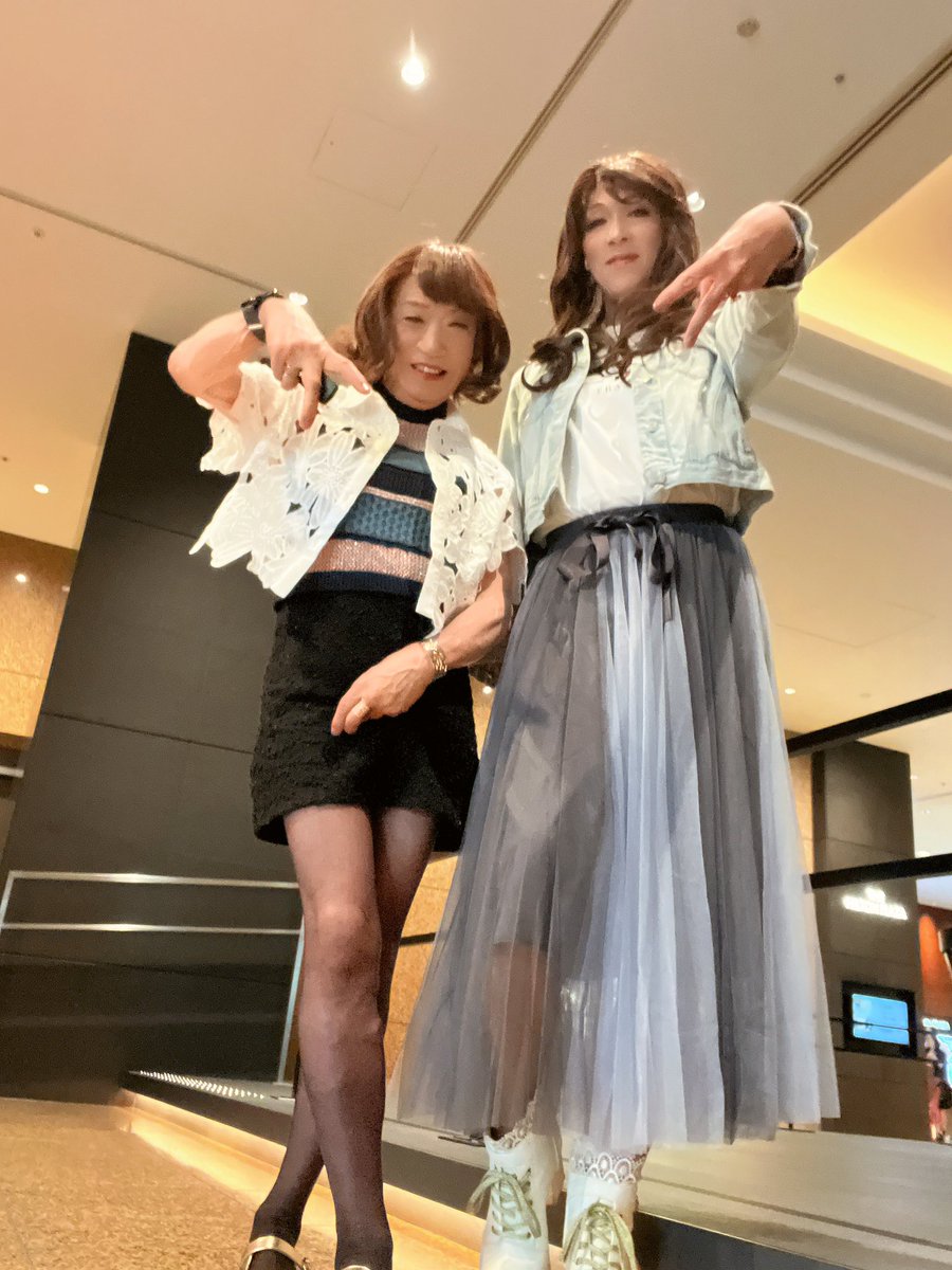 今日は
おか⭐︎りなちゃん推薦のサマースィーツブッフェ「マンゴーランデブー」に一緒に参戦🤗💖

久しぶりの名古屋4つ星ホテル😊💝

スィーツだけでなく、名物カレーやローストビーフやら、お腹いっぱい🥰❤️‍🩹

平日だけど、まずまずのお客さんでした😍💕