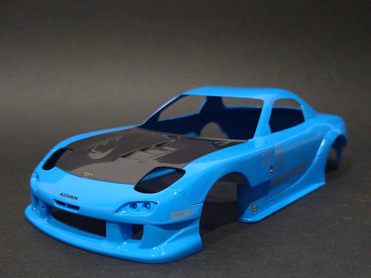 tsukuruya's tweet photo. 久々にアオシマ雨宮FDです。
デカール間違えたり、研ぎ出しで失敗したり、塗膜が割ったり事故が多発しております😓
研ぎ出しも程々に終わらせたので、そろそろ窓枠を塗っていきます。
もはやクリア吹きすぎて窓枠モールドが見づらい😰

…気づいたら半年過ぎちゃった🥹✨
#雨宮
#FD3S
#アオシマ
#RX7 https://t.co/xgEMM0C3Ao