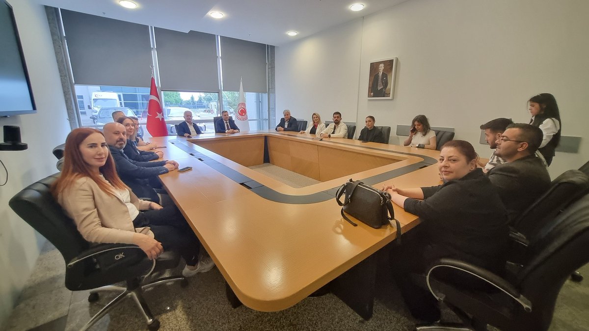 #Remax Prestige #Biga şubesi ekibi Meclis'te ziyaretimize geldi. Nazik ziyaretleri için teşekkür ediyorum.