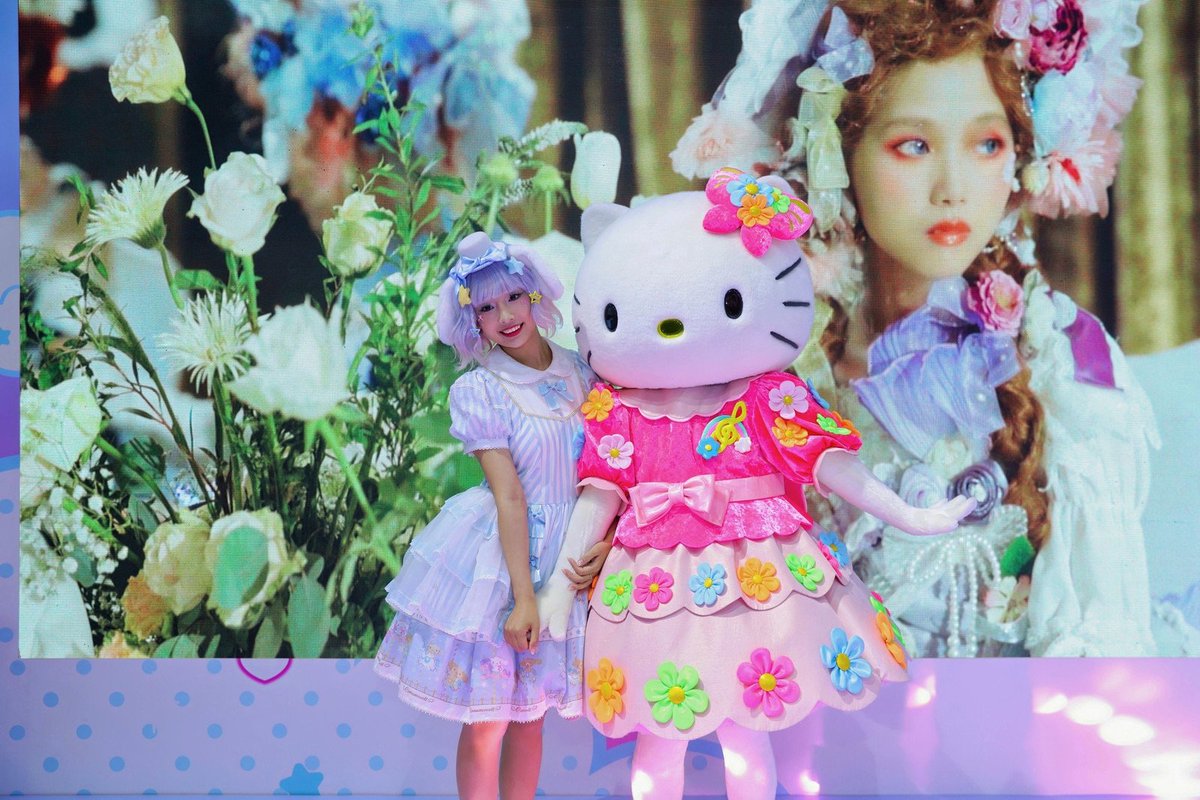 CICAF_official's tweet image. Today is the day! 🥺 The robot boxer from #UnitreeRobotics as a showstopper🤖🥊, #cosplay of various IP such as #ErlangShen, #HelloKitty and #BlackMythWukong can be found at the #21stCICAF main venue! What are U waiting for?🏃 #CICAF #Festival #CreativeHangzhou