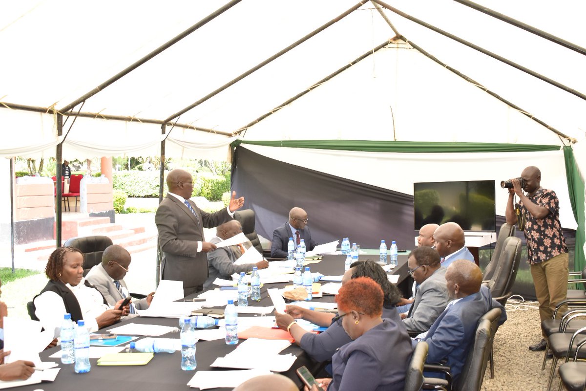 BIBA_Kenya's tweet image. Big win for food sovereignty! 🎉The Cabinet of West Pokot County has adopted a farmer-led #Agroecology Policy centering indigenous knowledge, soil health & biodiversity.
Thanks to H.E @SimonKachapinK @GreenpeaceAfrica for championing safe, sustainable food!
#WestPokot