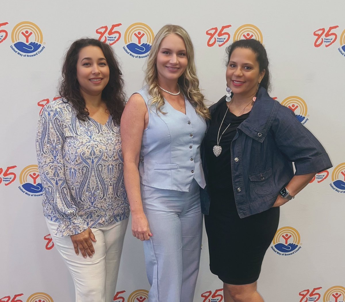 JodiWash1's tweet image. Thank you @UnitedWay and @CSCBroward for your ongoing commitment, collaboration, support and recognition of our @ChoozPeace Agents of Change program in @browardschools. It was an honor to attend today’s event with these 2 beautiful ladies who tirelessly lead this program in BCPS.
