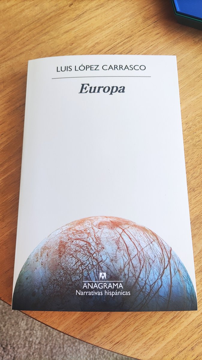 Ha llegado a casa ‘Europa’ y su faja insinuante. Muchísima emoción.
Deseando compartirlo con ustedes a partir del 18 de junio.
