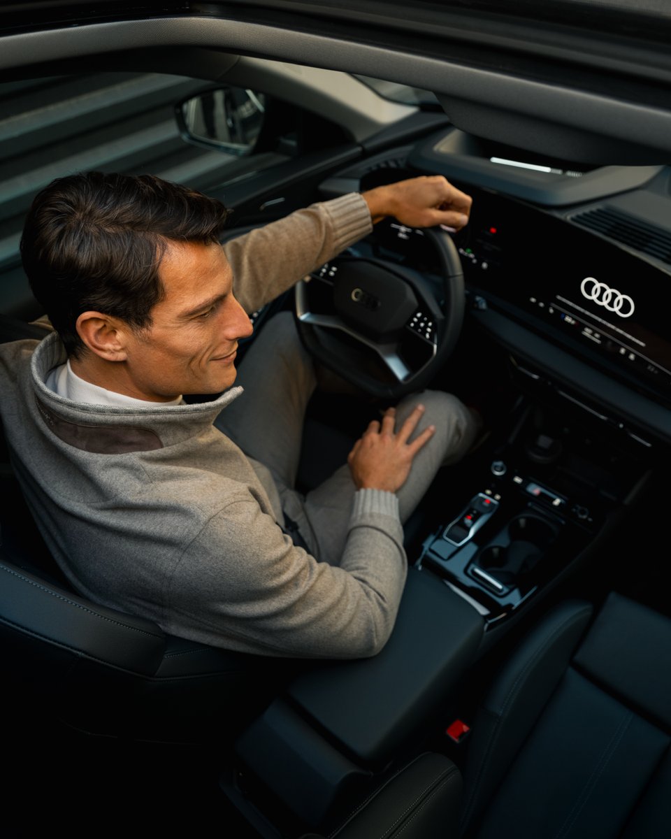 Zamana yön veren tasarım.

Audi Q6 e-tron, heyecan uyandıran modern oranlarıyla çağın ötesini bugüne taşıyor. #Q6etron

#Audi #VorsprungDurchTechnik #eMobility