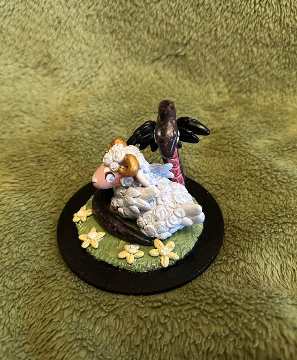 Val_TenTen's tweet image. #GoodOmens #GoodOmensFanArt #handmade #figure #ArtistOnTwitter #artwork