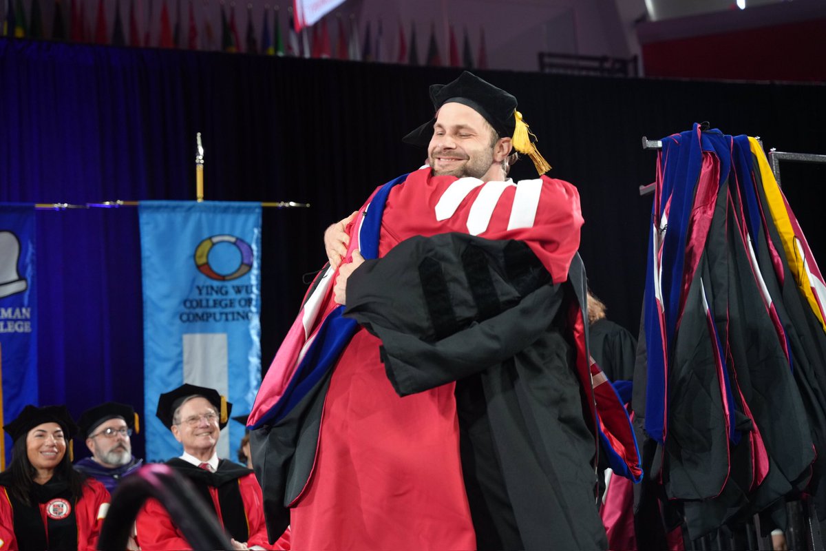 Congratulations to our 2025 PhD graduates! 🥳🎓