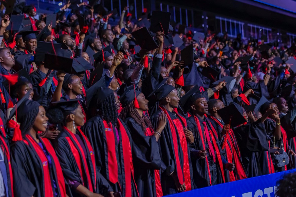 Rwanda Polytechnic (@rwandapolytec) on Twitter photo Minisitiri w'Intebe akaba n'umushyitsi mukuru <a href="/EdNgirente/">Edouard Ngirente</a> yashimiye RP n'ababyeyi ku bumenyi n'uburere batanga barerera u Rwanda , asaba abarangije mu byiciro bitandukanye kubukoresha neza kuko aribwo nkingi ya mwamba buzatuma u Rwanda rugera ku iterambere rwifuza. Minisitiri w'Intebe akaba n'umushyitsi mukuru <a href="/EdNgirente/">Edouard Ngirente</a> yashimiye RP n'ababyeyi ku bumenyi n'uburere batanga barerera u Rwanda , asaba abarangije mu byiciro bitandukanye kubukoresha neza kuko aribwo nkingi ya mwamba buzatuma u Rwanda rugera ku iterambere rwifuza.
