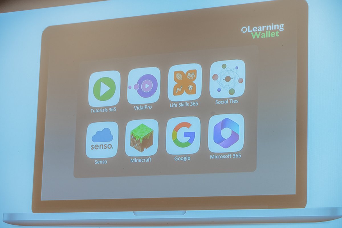 education_olive's tweet image. School leaders are discovering our Learning Wallet to meet #SeniorCycleReform head-on. This all in one solution includes a student laptop, pre-loaded with curriculum based digital resources like LifeSkills365 and Tutorials 365 &amp;amp; more

📸 Recently showcased to the @lecheiletrust1!