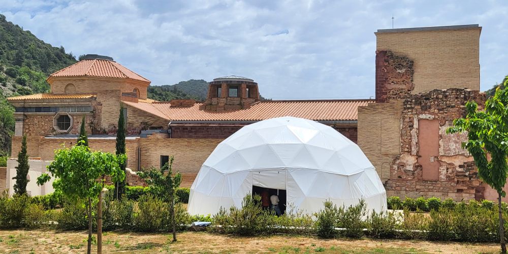 🗓 Dissabte 31 de maig  
📌 ‘Oh Escala Dei’: 'L'art de la sostenibilitat en família' i 'Gràcies mare terra' a la Cartoixa d'Escaladei
⏰ 10.30 h  i 12 h 
Més info a 👉 gen.cat/4jWYjzI