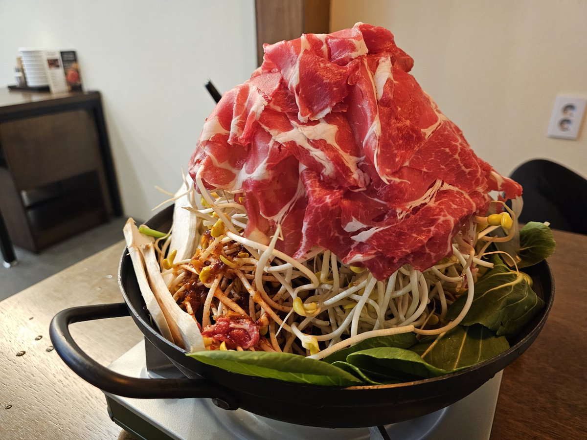 맛난거 먹으러 나왔음