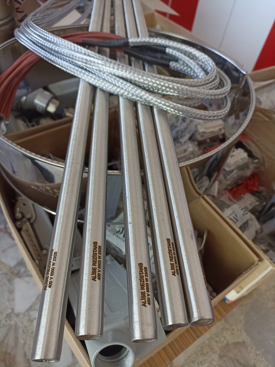 Fişek  Rezistans çeşitleri 
#aliserezistans ##rezistansadairherşey #ısıtmanınkontrolüsizinelinizde #fişekrezistans #rezistansimalati #rezistans #keşfet #reklam #çoklufişler #çokluprizler #istanbul ##hadımköy #arnavutköy #çerkezköy #silivri #buyukcekmece #arnavutköy