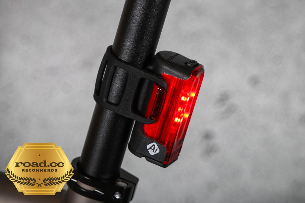 Running a rear light all year round is increasingly popular and products like the <a href="/Lezyne/">Lezyne</a> Strip Pro Ai Alert 400+ Rear Light are a great choice. This recent 4.5/5-star review from <a href="/roadcc/">road.cc</a> is a terrific endorsement with a recommended award.
🎯road.cc/content/review…