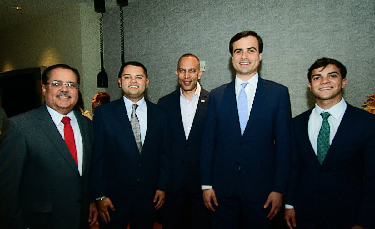 Junto al líder de la minoría demócrata en la Cámara de Representantes federal, <a href="/hakeemjeffries/">Hakeem Jeffries</a>, en el cumpleaños del Presidente del <a href="/ppdpr/">Partido Popular Democrático</a> y Comisionado Residente, <a href="/PabloJoseHR/">Pablo José</a>. Siempre es grato compartir con un aliado de las causas de Puerto Rico en Washington.