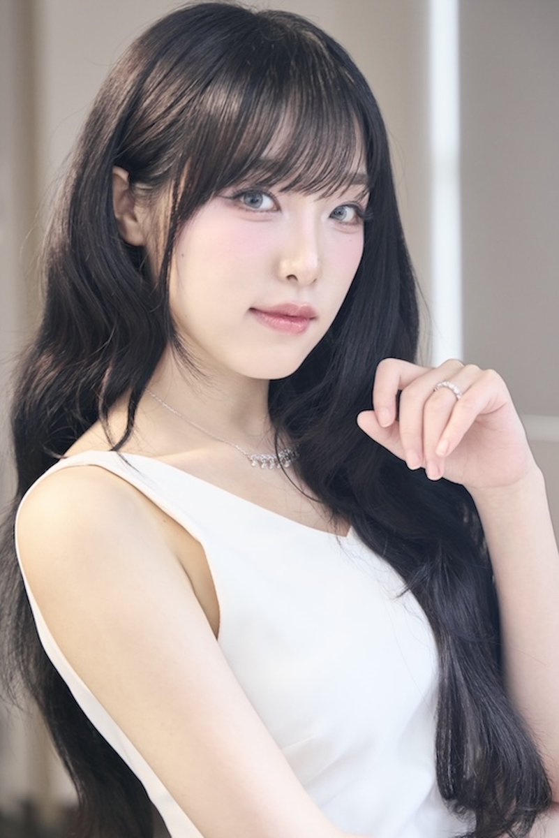 🎁フォロー＆RPで #プレゼント🎁】 元IZ*ONE・YENA サイン入りチェキ 2
