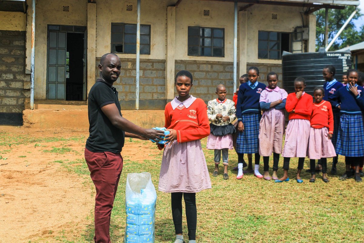 IllaramatakC's tweet photo. Empowering our future, one pad at a time! Today, we distributed sanitary pads to students, ensuring they can attend school with confidence and dignity. Let's continue working together for a #PeriodFriendlyWorld where every girl can manage her menstruation without barriers. 💪🩸 https://t.co/YXLALMnt50