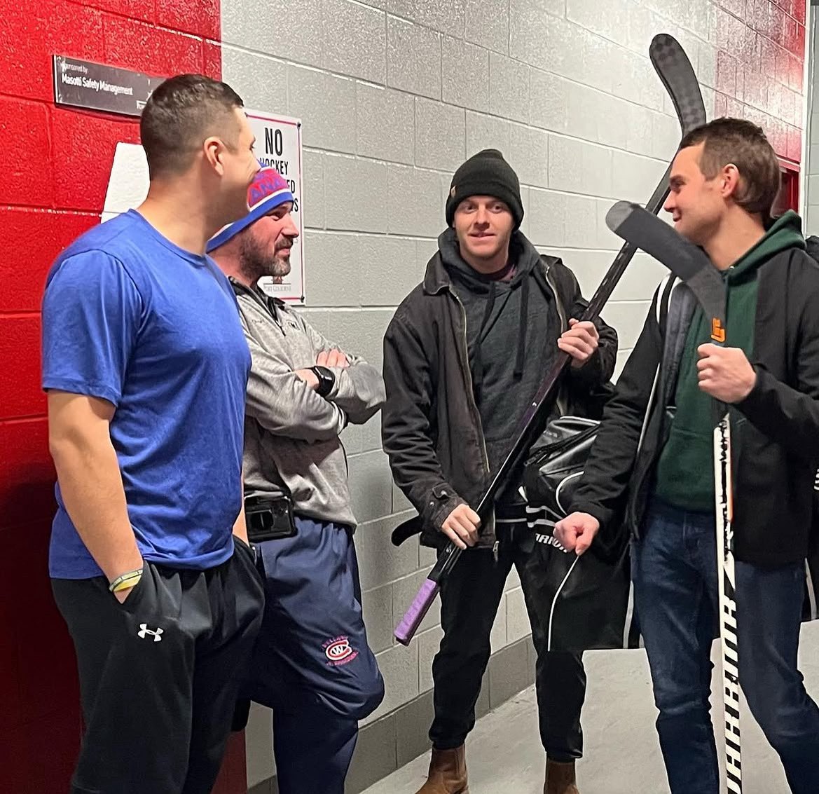 ~Throwback Thursday~

Always love when alumni come to visit!

A few years back, Adam Mataya, Matt Coulombe and Braden Curry were playing some pickup hockey on the small rink at the Vale Centre, while we were playing in the big rink!

#GOJHL