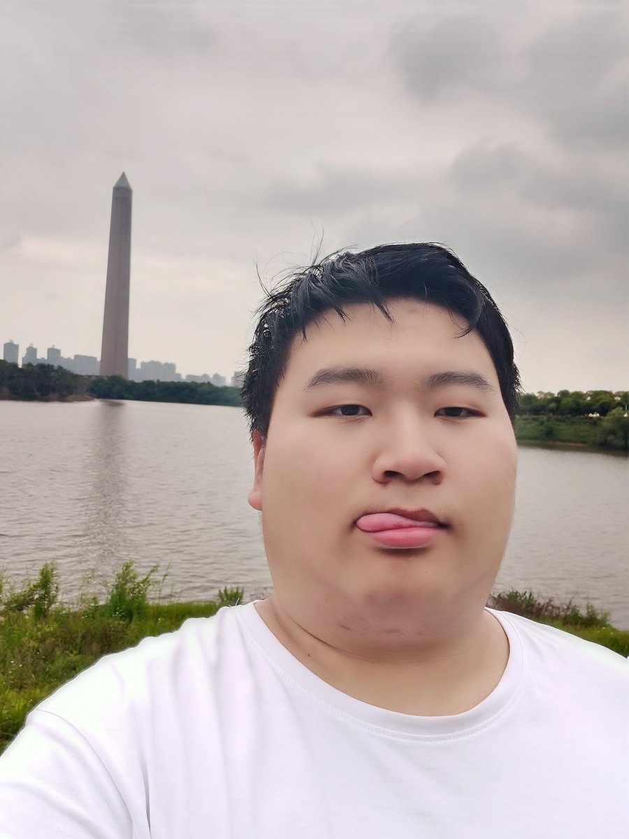 2425803027a's tweet photo. 《苦营生》
贫以贱做他人仆，阴晴圆缺日不休。
风雨不定银两少，苦把愁作胃中熬。 https://t.co/pI40jyg2Xl