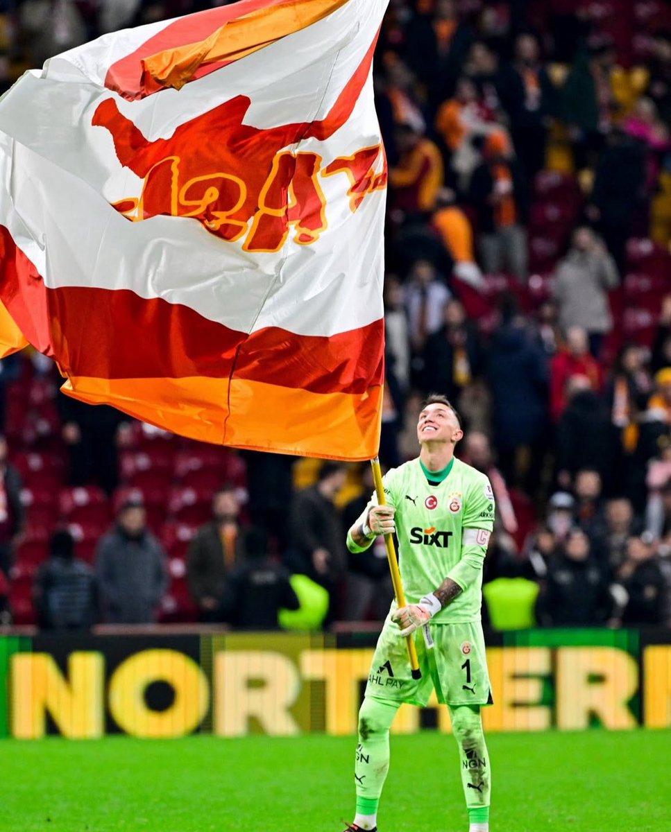BİR GALATASARAY EFSANESİ; BÜYÜK KAPTAN, BÜYÜK EFSANE, BİZDEN BİRİ, FERNANDO MUSLERA 
#ultrAslanBH