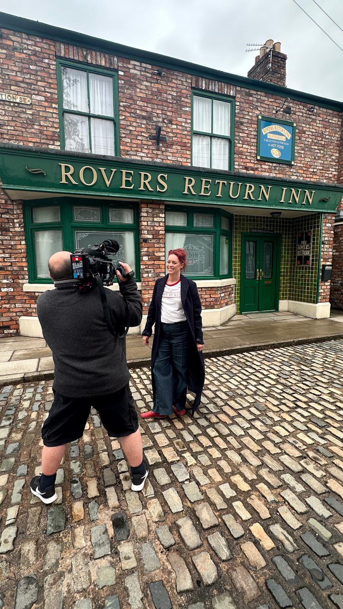 Sharon Marshall / insta: sharonjmarshall (@sharontweet) on Twitter photo Thank you lovely team <a href="/itvcorrie/">Coronation Street</a>, Vicky and Calum! We always love visiting you! Now off we go to our final stop on the pub tour! <a href="/Hollyoaks/">Hollyoaks</a> were on our way to see you! <a href="/chelseehealey/">chelsee healey</a> and Kieron Richardson ❤️ (I’ll put a few more behind the scenes shots on sharonjmarshall insta) Thank you lovely team <a href="/itvcorrie/">Coronation Street</a>, Vicky and Calum! We always love visiting you! Now off we go to our final stop on the pub tour! <a href="/Hollyoaks/">Hollyoaks</a> were on our way to see you! <a href="/chelseehealey/">chelsee healey</a> and Kieron Richardson ❤️ (I’ll put a few more behind the scenes shots on sharonjmarshall insta)