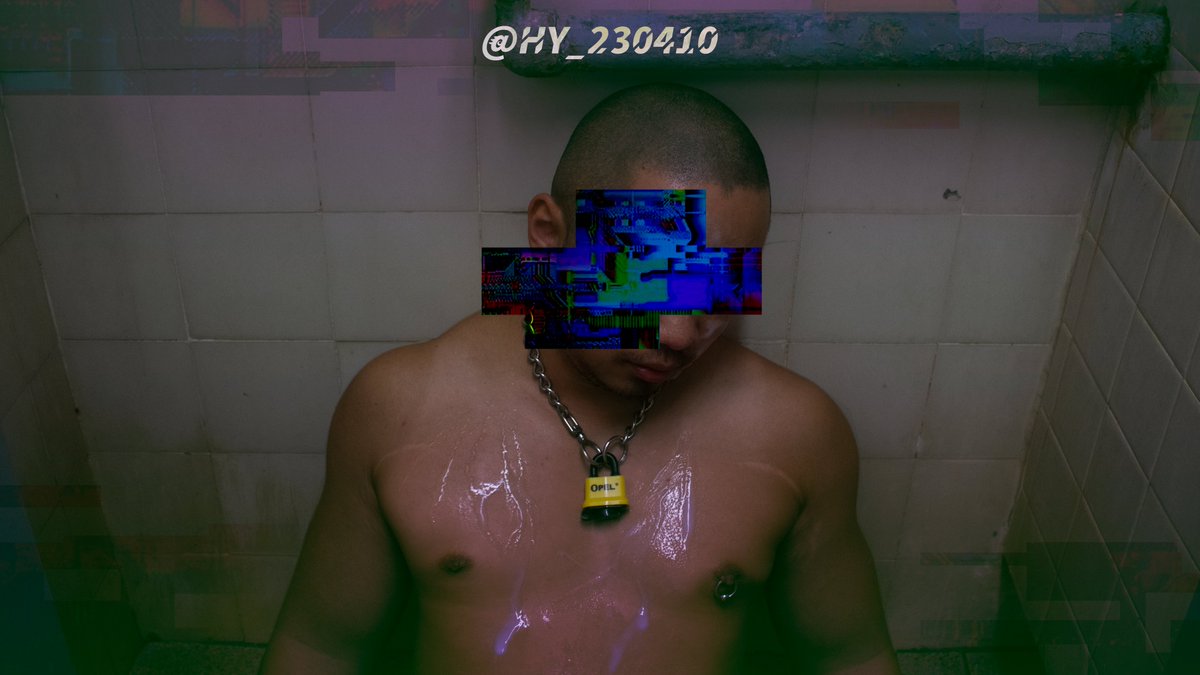 来的多数都是熊猪，汗臭和腥味是你唯二能闻到的味道。先是鸡巴，随后是拳头，你已经分不清进入你嘴巴和直肠的是精液还是体液。
直到你发不出一点声音了，人群才散去，你就这样被丢在浴室里，最后是清洁工路过才把你叫醒。
“不想开锁”这是你脑子里唯一的想法。。。

📷：<a href="/naning69712502/">search</a>