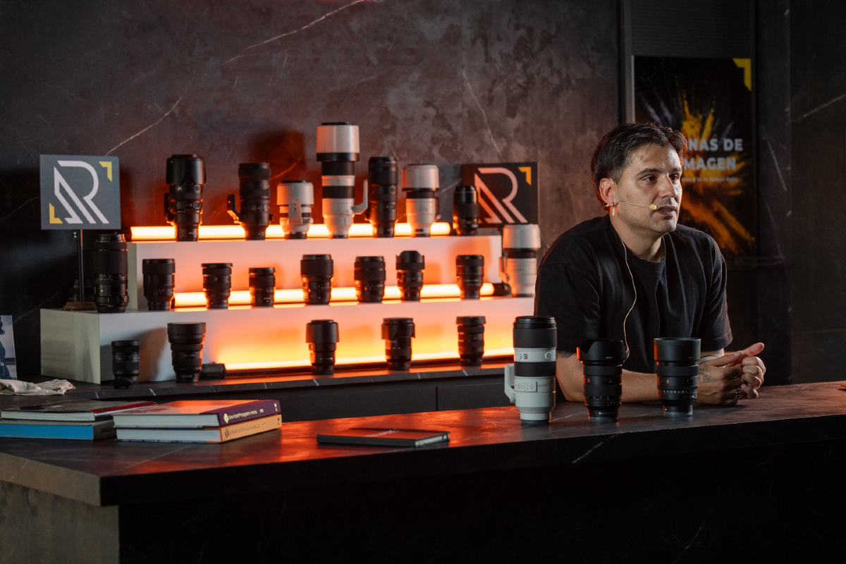 El martes tuvimos taller con @david_griso y @sonyespana sobre marca personal y cómo destacar con visión y el equipo adecuado.
Gracias David y Sony por hacerlo posible.
¿Te lo perdiste? Ya está en nuestro YouTube: f.mtr.cool/wcnfvijvui
#fotoruano #sony