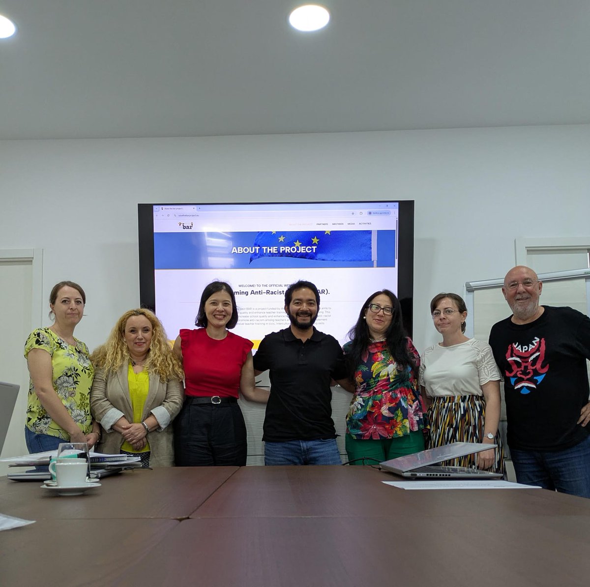 📍 Esta semana hemos celebrado en Porto, Portugal, la reunión final de socios del proyecto Raise the Bar.

Pero el trabajo no termina aquí. 💪 El próximo 11 de junio organizamos en Quart de Poblet una formación para estudiantes, donde reflexionaremos sobre cómo ser antiracistas