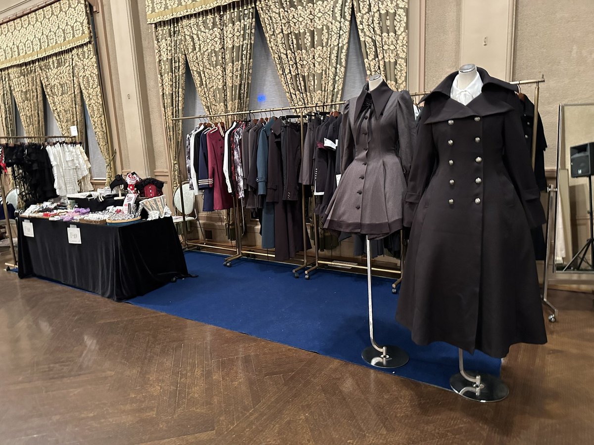 atelierboz's tweet photo. 【出展のご報告】
皆様Atelier BOZで御座います
明後日5月31日に開催されます #ロマアラ に出展させて頂きます
会場には未発表ジャケットを始め、初夏にピッタリな涼しげなアイテムをお持ち致します

皆々様のご来店お待ちしております
#atelierboz https://t.co/3JeUHiGU7M