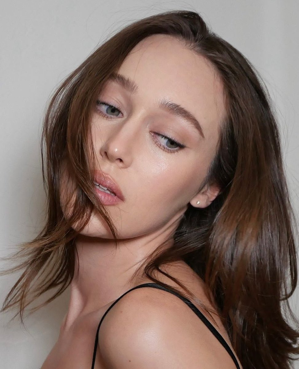 Debnam-Carey Files (@alyciafiles) on Twitter photo 