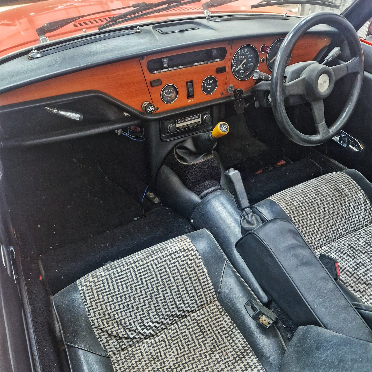 Lot 35 in the upcoming SWVA classic auction —1980 Triumph Spitfire 1500, built in the final month of production. It’s as British as warm beer and dodgy electrics. Proper little weekend weapon. Est. £5.5–6.6k—go on, treat yourself. #SpitfireSwagger #ClassicAuction