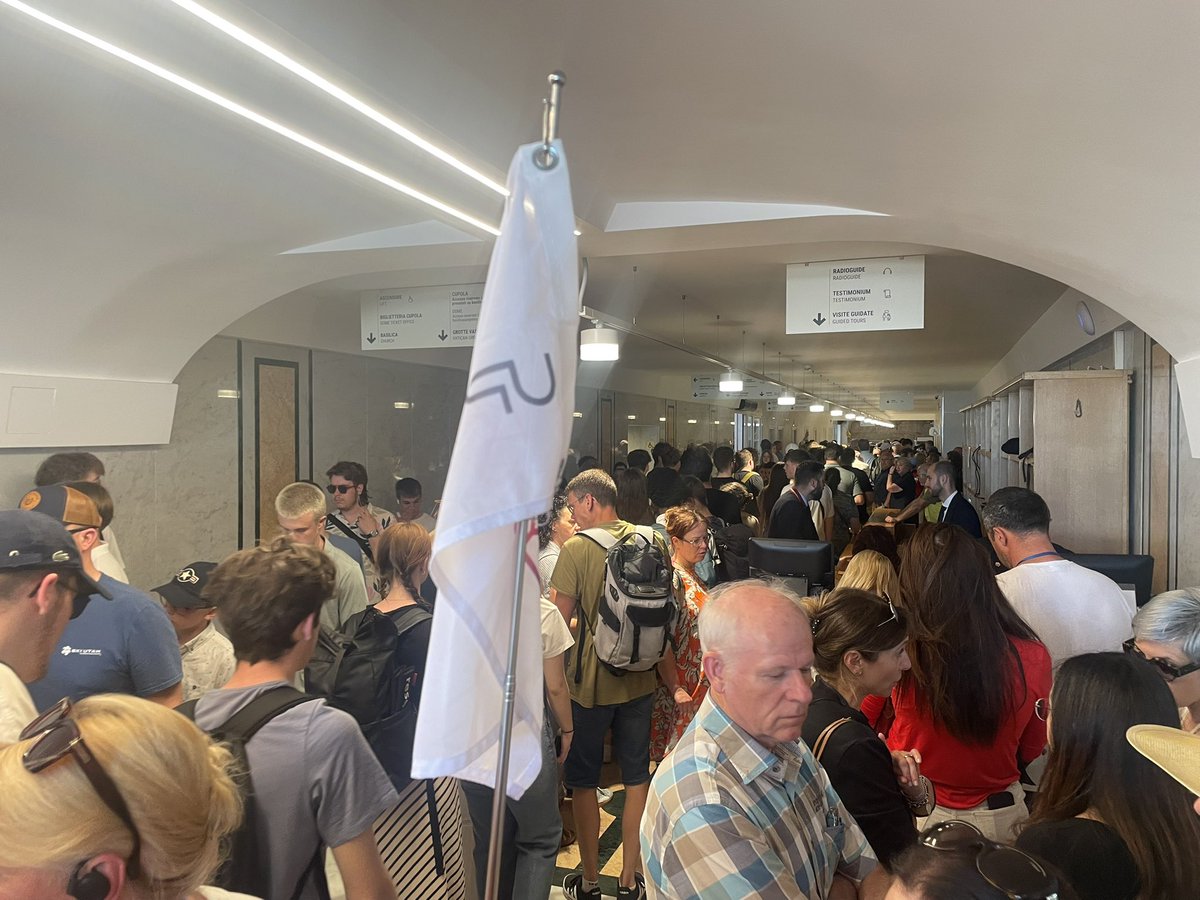 lizlevrome's tweet image. Another soul-crushing day at St Peter’s. First the throng of people paying Peter’s headset tax to the sound of flushing toilets-this is the route to get to the tomb of St Peter. Then the Pietà still veiled from the eyes of tourists. 25 yrs of tours-WORST administration ever!