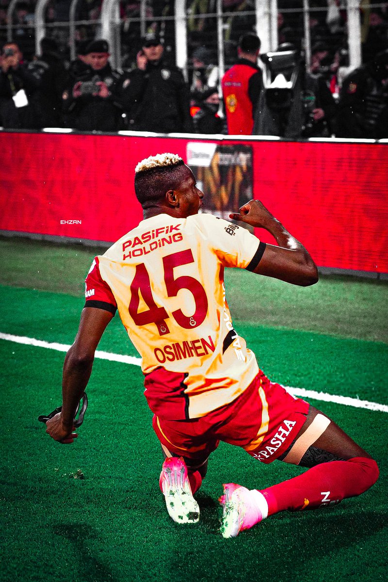 Rasmus Højlund + £33m

Bring me Victor James Osimhen 🇳🇬